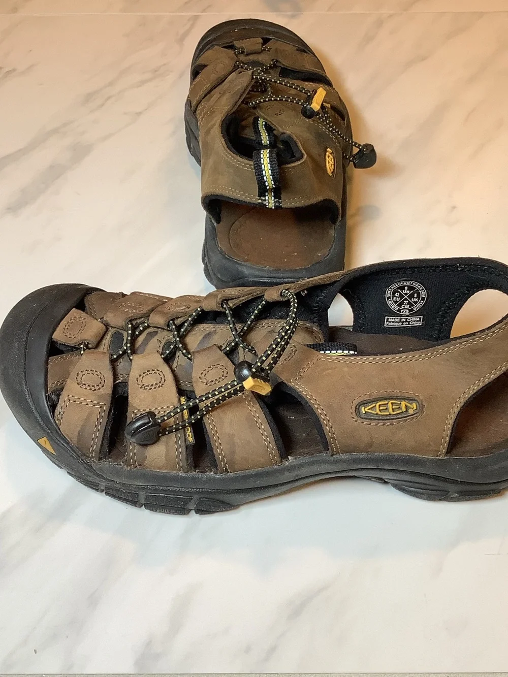Keen Men’s Newport H2 SZ 9 Sandal Water Hiking Closed Toe
